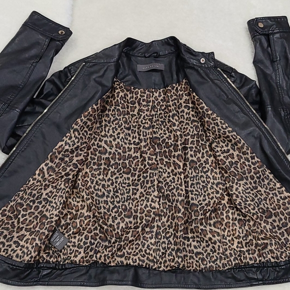 Cute Suzy Shier Stylish Woman's Jacket - Picture 4 of 13